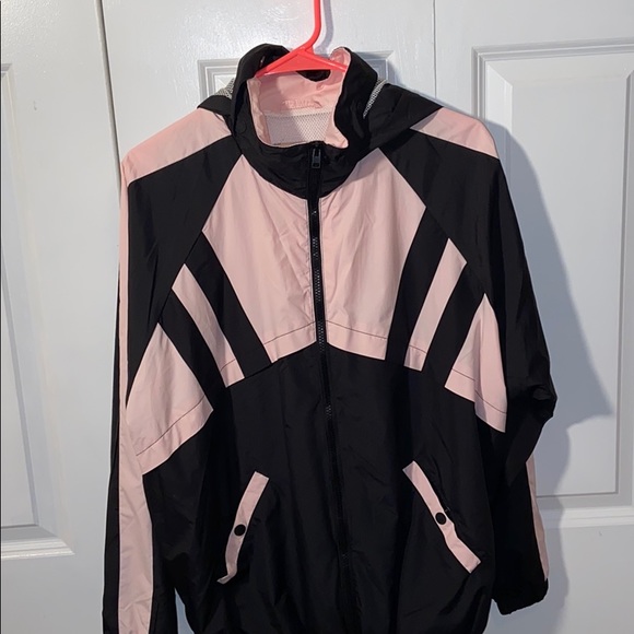 Hollister Windbreaker - Picture 2 of 3